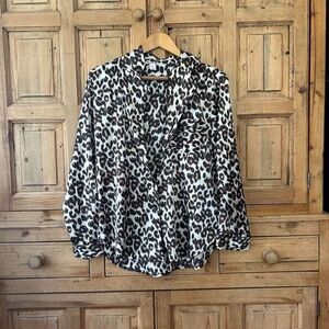 Victoria's Secret Medium Leopard Print Pajama Top -‎ Flawed Missing Buttons